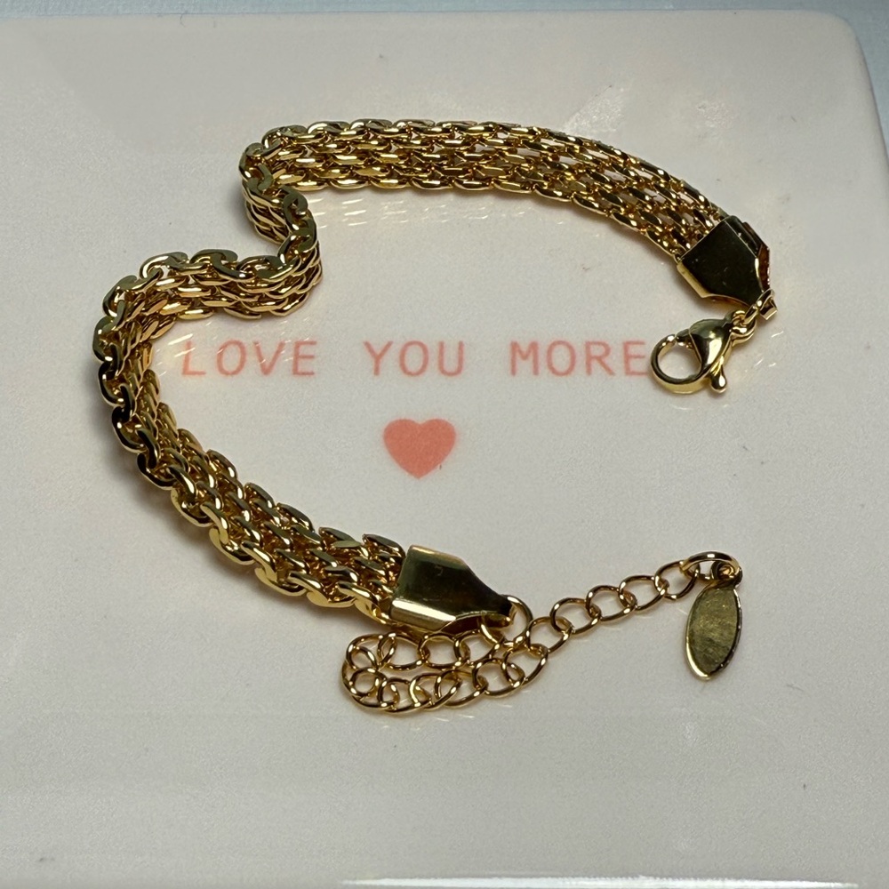 Elegant 18K Gold Chain Bracelet
Stainless Steel Bracelet - Picture 13 of 14